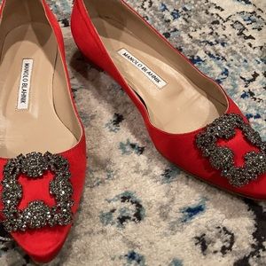 ❤️Red Manolo Blahnik Hangisi Flats❤️